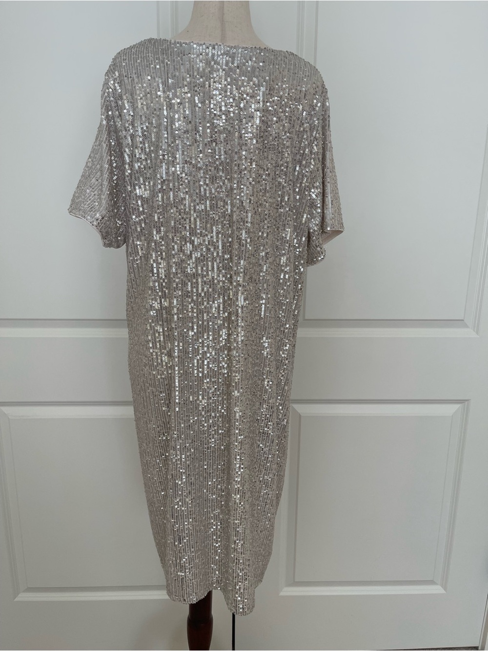Vince Camuto Silver Sequin Short-Sleeve Dress - Picture 5 of 7